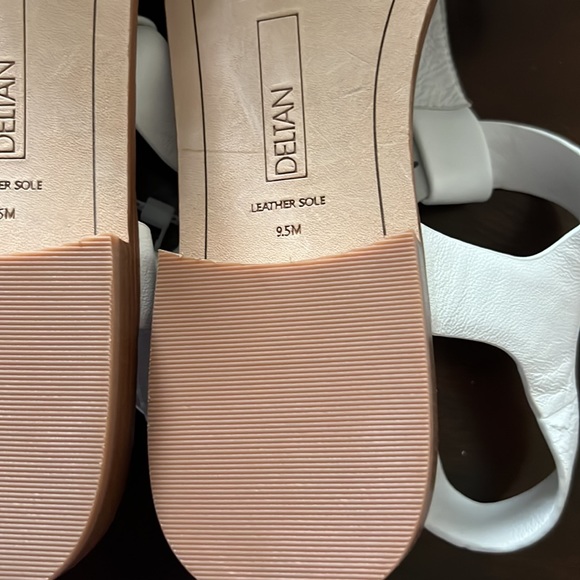 Deltan
Abbey Leather Fisherman Flats - Picture 15 of 16